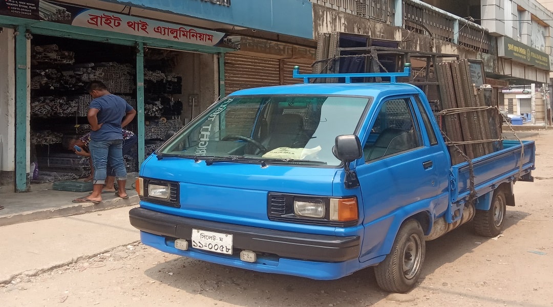 Bright Thai Aluminium's delivery truck